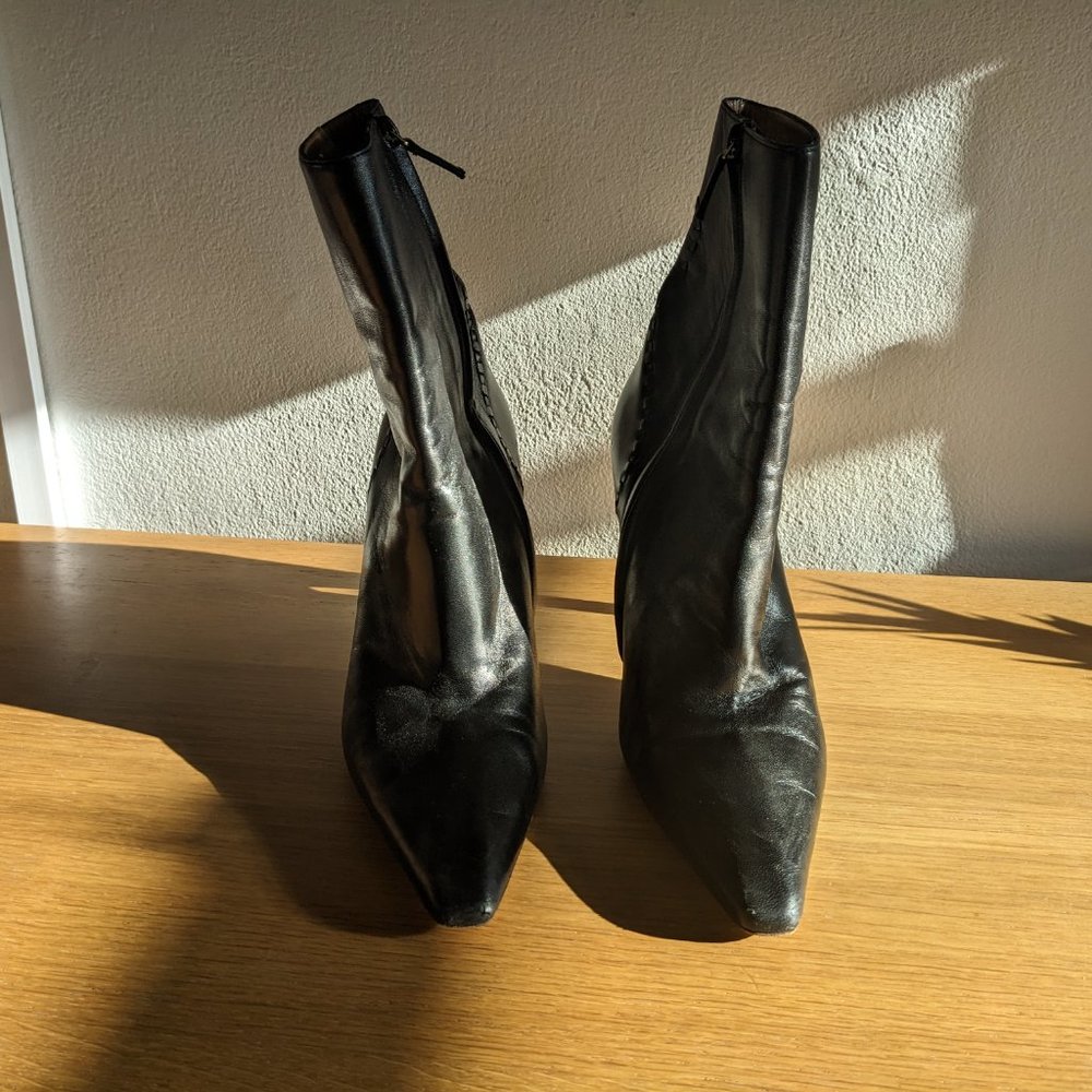 Classic Black Leather Gucci Boots Size 9 - Picture 5 of 11